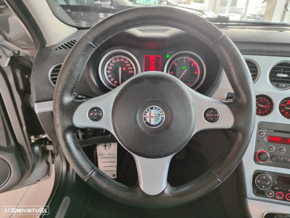 Alfa Romeo 159 Sportwagon 1.9 JTDm 16V Sportiva+ - 24