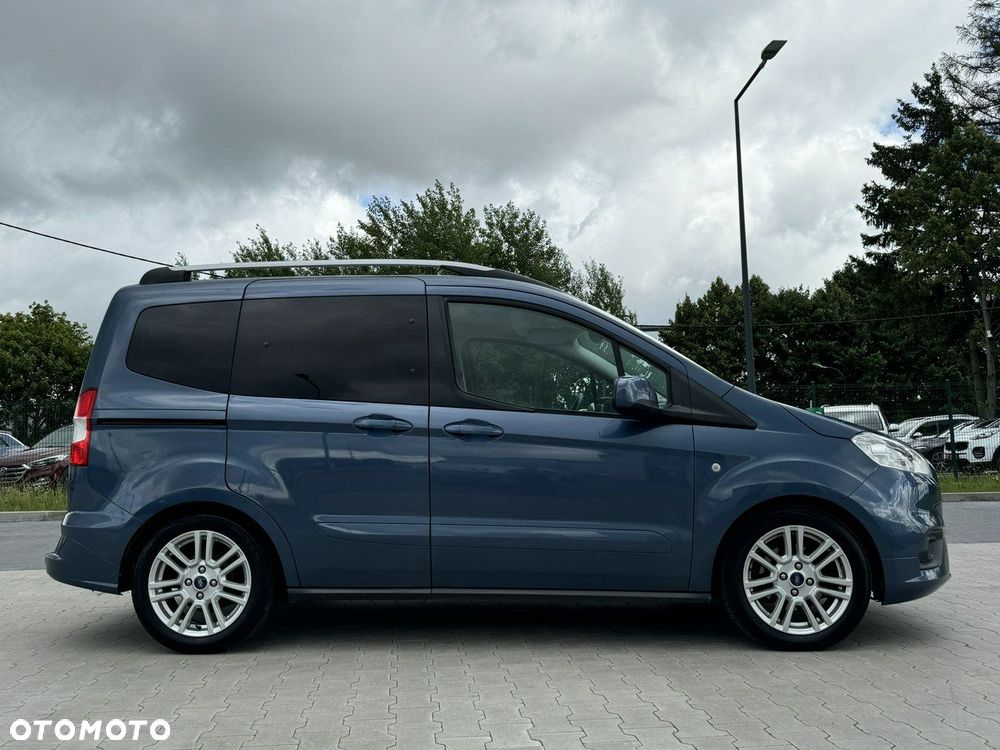 Ford Tourneo Courier - 12