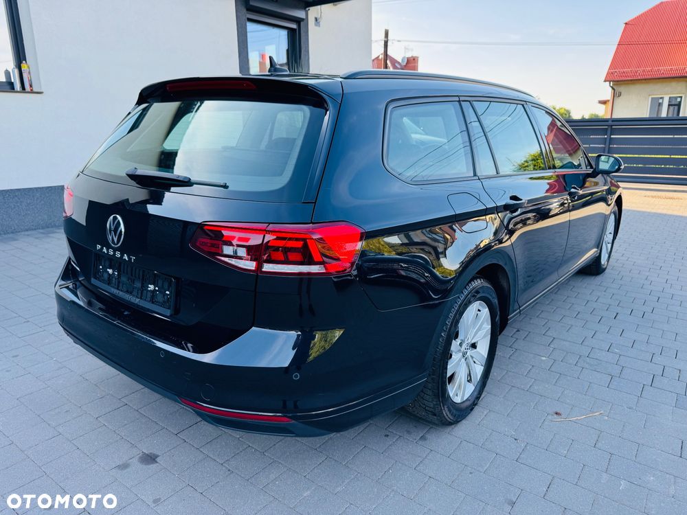 Volkswagen Passat Variant 2.0 TDI SCR DSG Elegance - 10