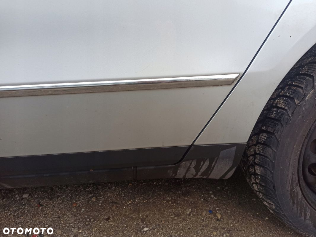 Drzwi lewy tył kompletne VW PASSAT B6 KOMBI LA7W - 6