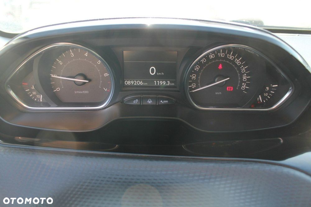 Peugeot 2008 - 15