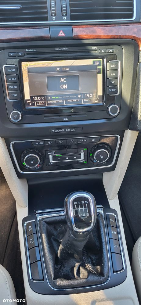 Skoda Superb 2.0 TDI Elegance - 8