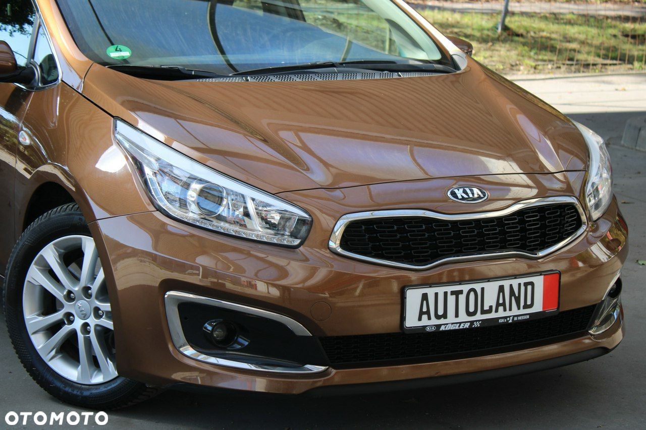 Kia Ceed - 16