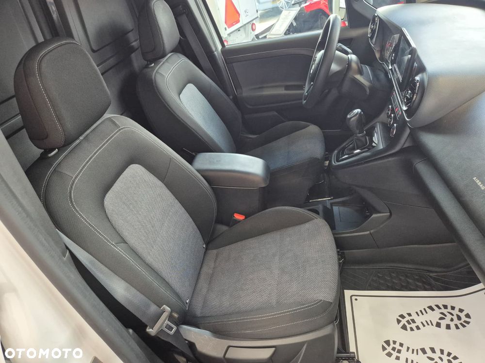 Mercedes-Benz Citan 110 CDi / AVANTGARDE / UNIKATOWY / 1 WŁ. / BEZWYPADKOWY / NISKI PRZEBIEG / AUTOMAT / KAMERA COFANIA / APPLE CARPLAY + ANDROID AUTO / HAK / RELINGI DACHOWE / EURO 6 - 31