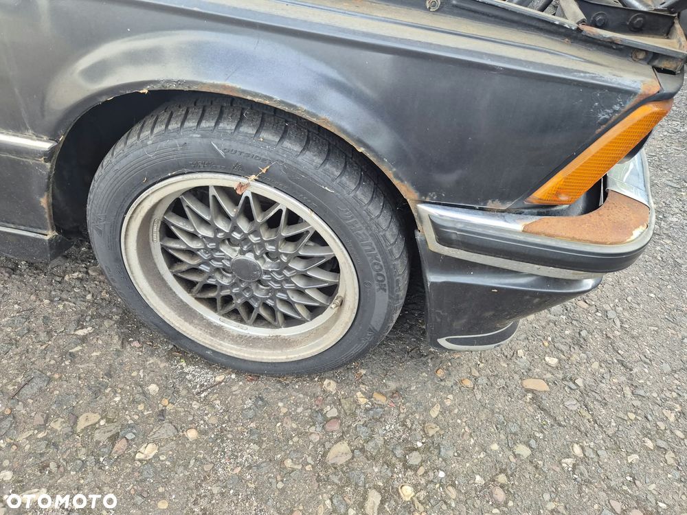 BMW Seria 3 323i - 25