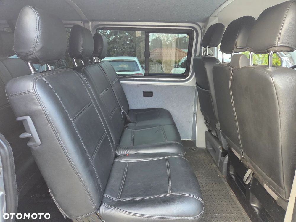 Volkswagen Transporter - 12