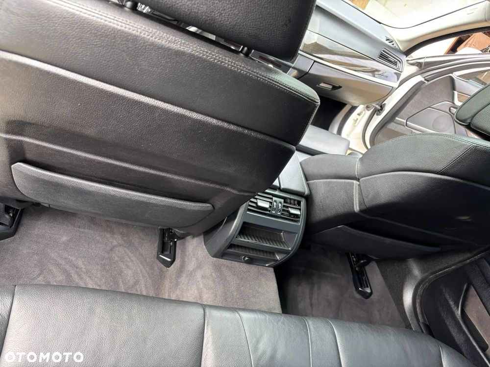 BMW Seria 5 525d Luxury Line - 12
