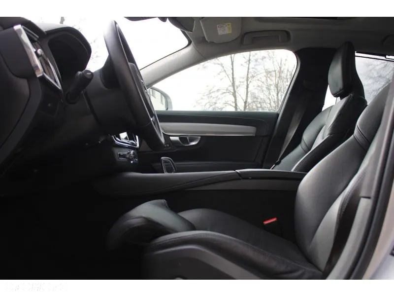Volvo S90 - 11