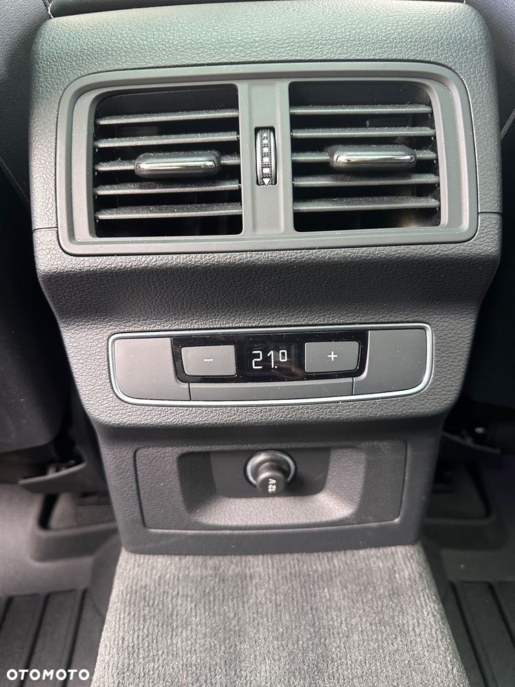 Audi Q5 55 TFSIe quattro S tronic S line - 25