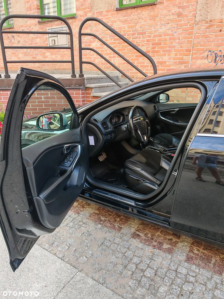Volvo V40 D3 Drive-E R-Design Momentum - 8