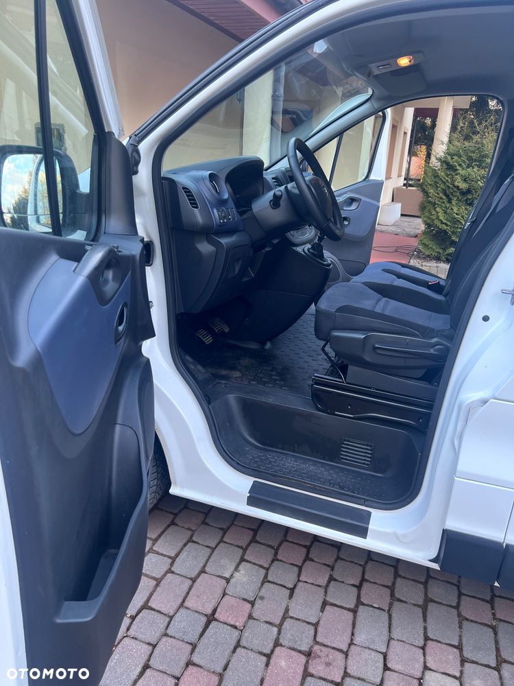 Opel Vivaro - 8