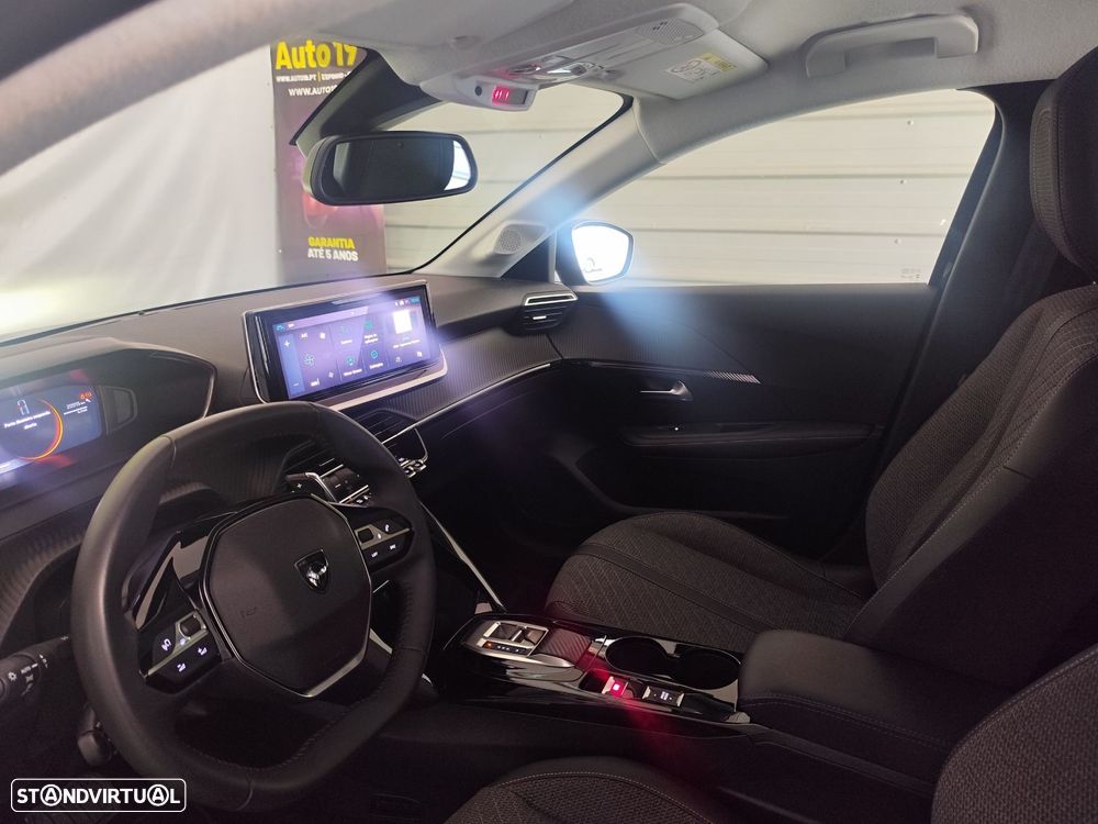 Peugeot 208 - 21