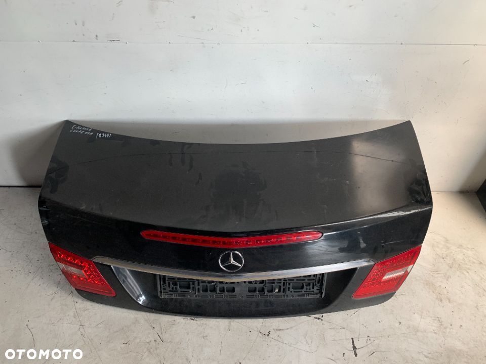 MERCEDES  E-KLASA W207 2011R KLAPA BAGAŻNIKA - 1
