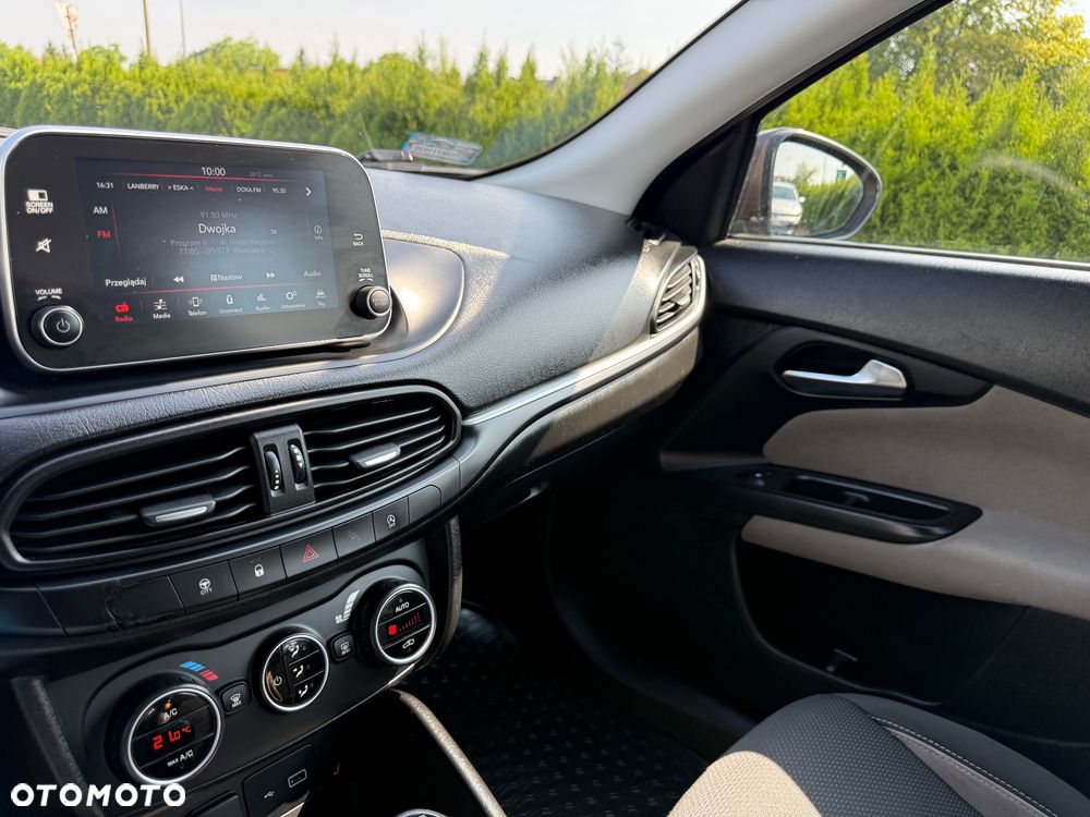 Fiat Tipo 1.4 T-Jet 16v Lounge EU6d - 19
