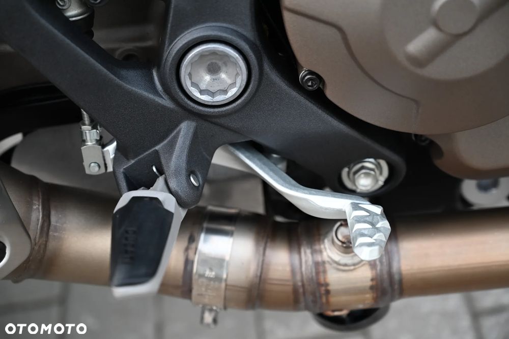 Ducati Monster - 17