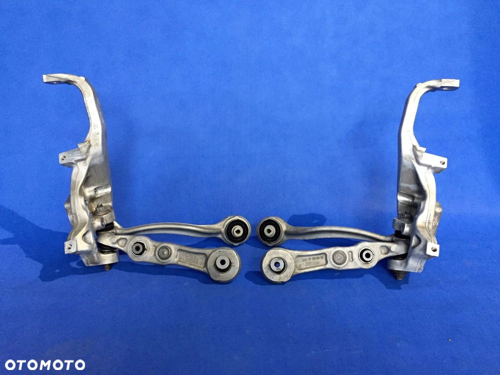 MERCEDES W205 C63 AMG ZWROTNICA WAHACZE LEWA PRZÓD - 1