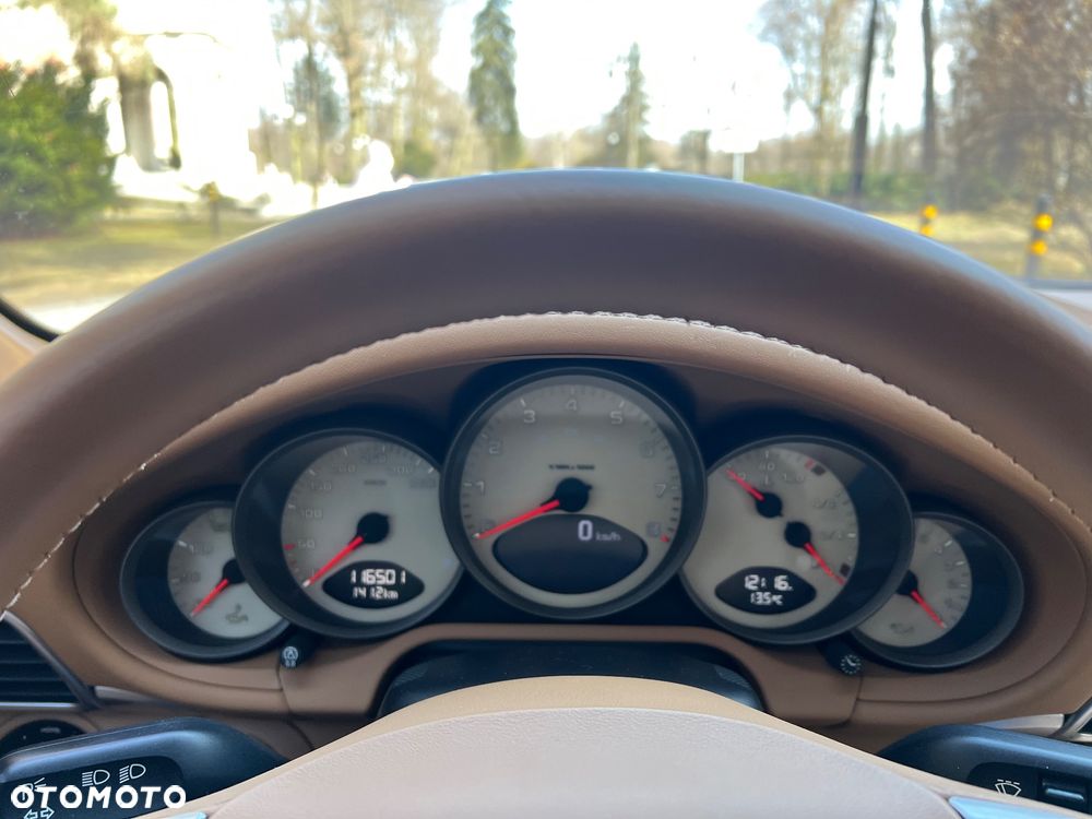 Porsche 911 Carrera 4 S - 26