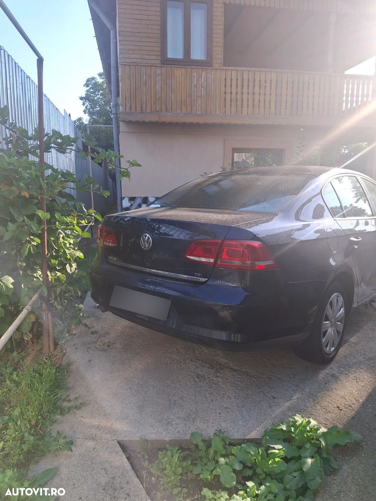 Volkswagen Passat 1.6 TDI BlueMotion Technology Comfortline - 4