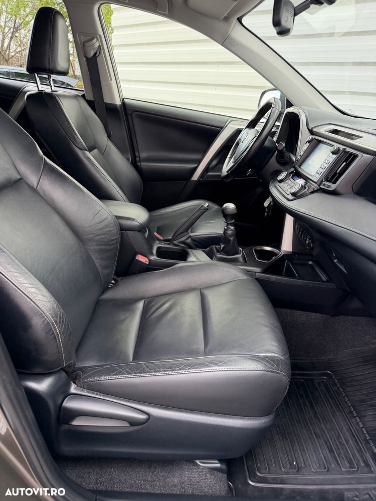 Toyota RAV4 2.0 D-4D 4x2 Start-Stop Edition - 17