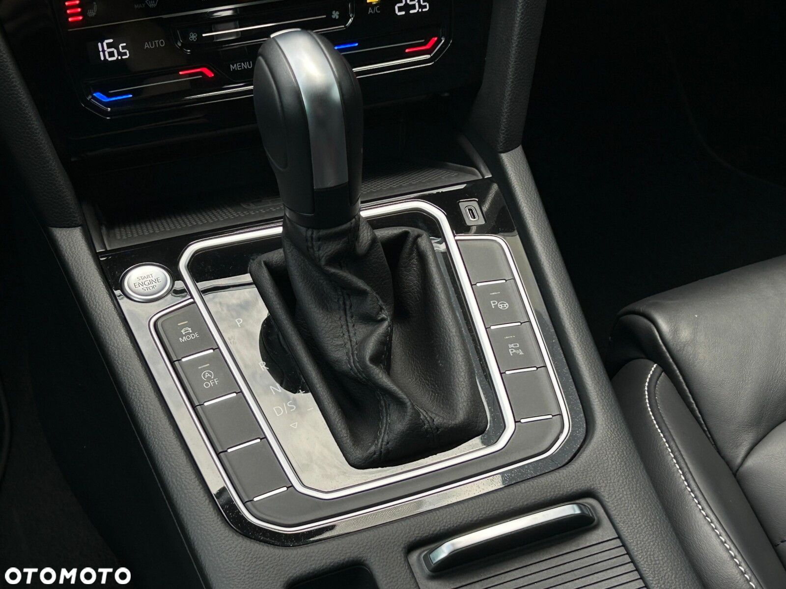 Volkswagen Passat 1.5 TSI EVO Elegance DSG - 24