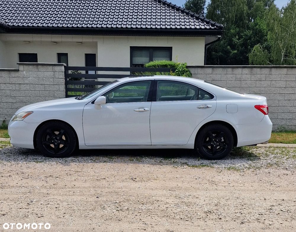 Lexus ES - 4