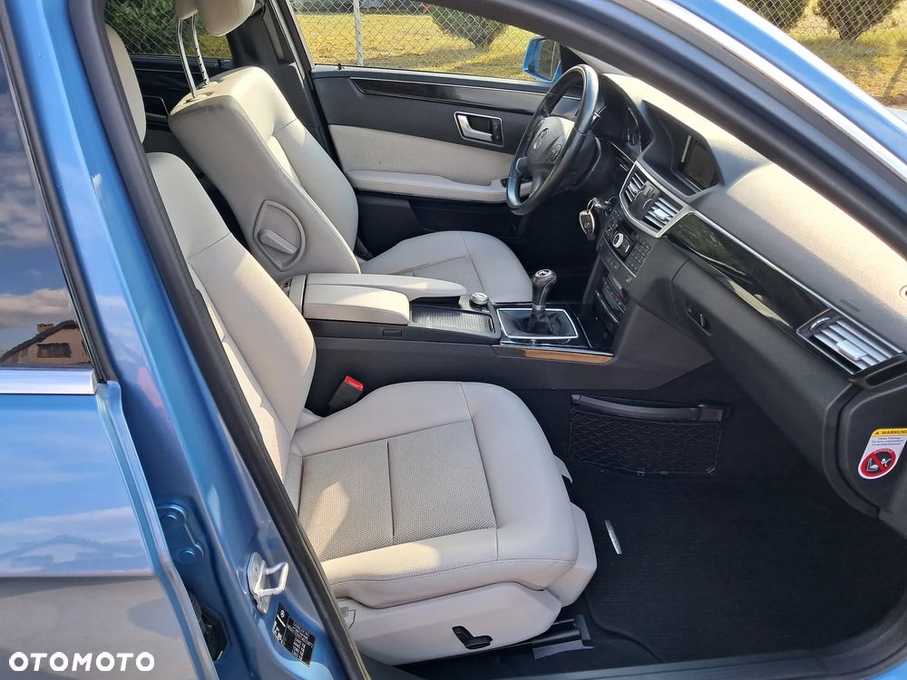 Mercedes-Benz Klasa E 220 CDI DPF BlueEFFICIENCY Elegance - 16