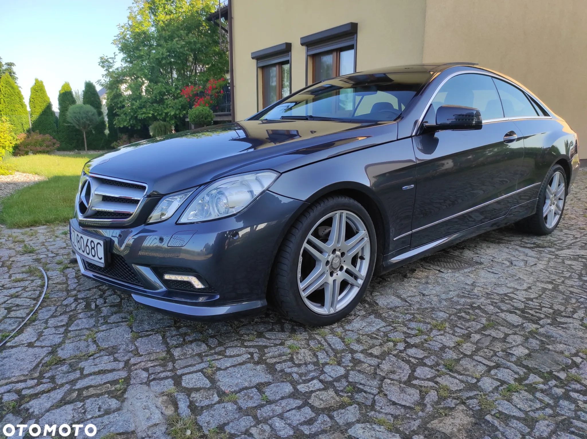 Mercedes-Benz Klasa E 200 CGI BlueEffICIENCY - 1