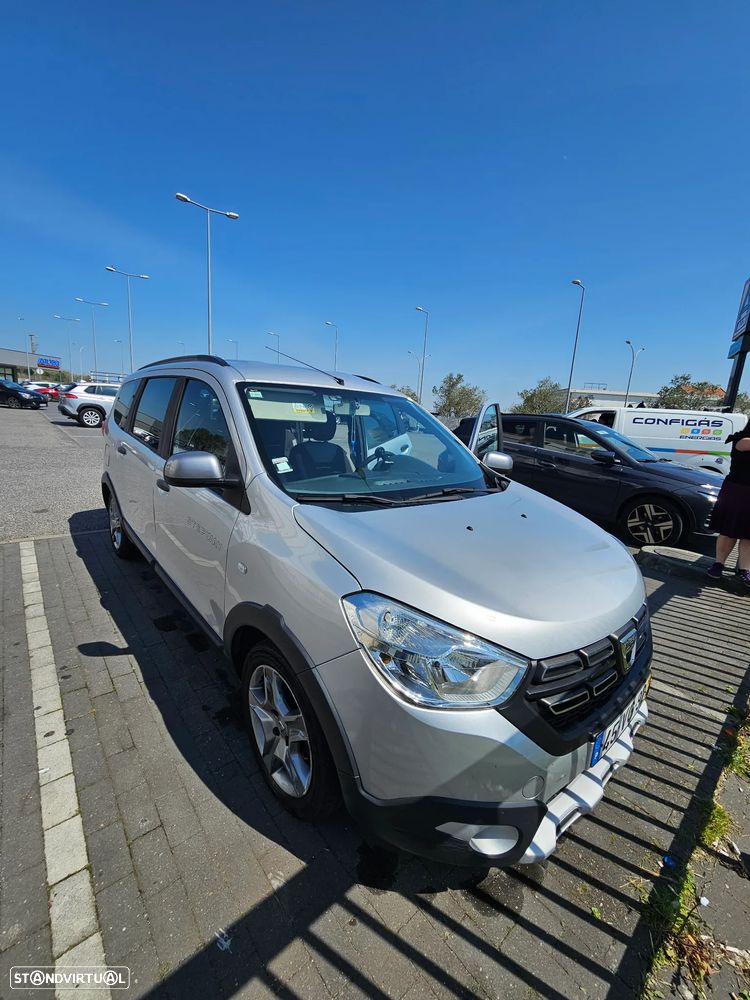 Dacia Lodgy 1.5 dCi Stepway 7L - 1