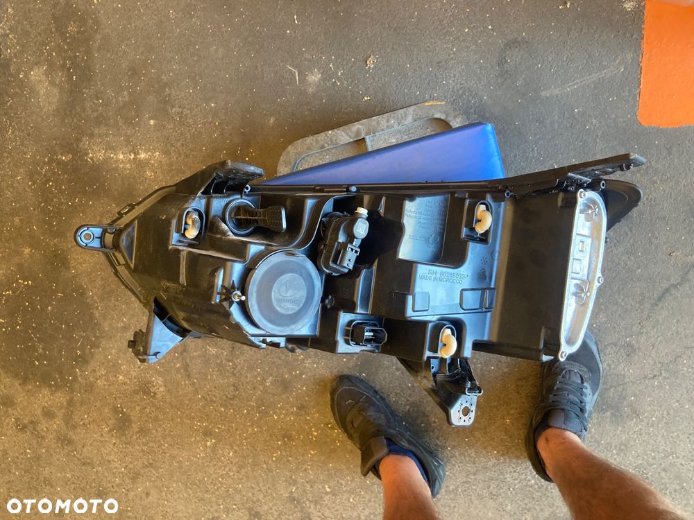 DACIA Sandero III 3 STEPWAY Lift Logan III Jogger Full led LAMPA PRZEDNIA PRAWA REFLEKTOR PRAWY PRZÓD LEDOWA led 260107920R biała biały środek  Wwa - 19