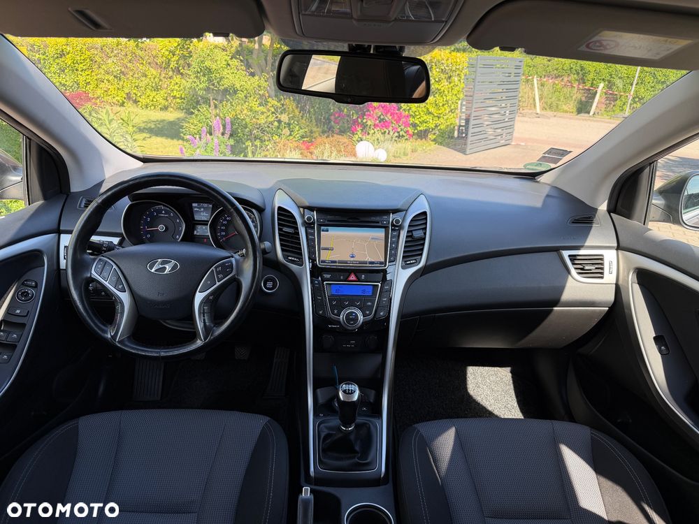 Hyundai i30 blue Kombi 1.4 YES Gold - 13