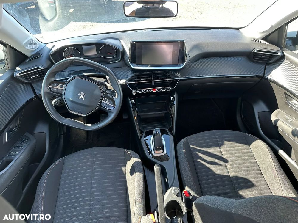 Peugeot 208 1.2 L PureTech STT EAT8 Active - 5