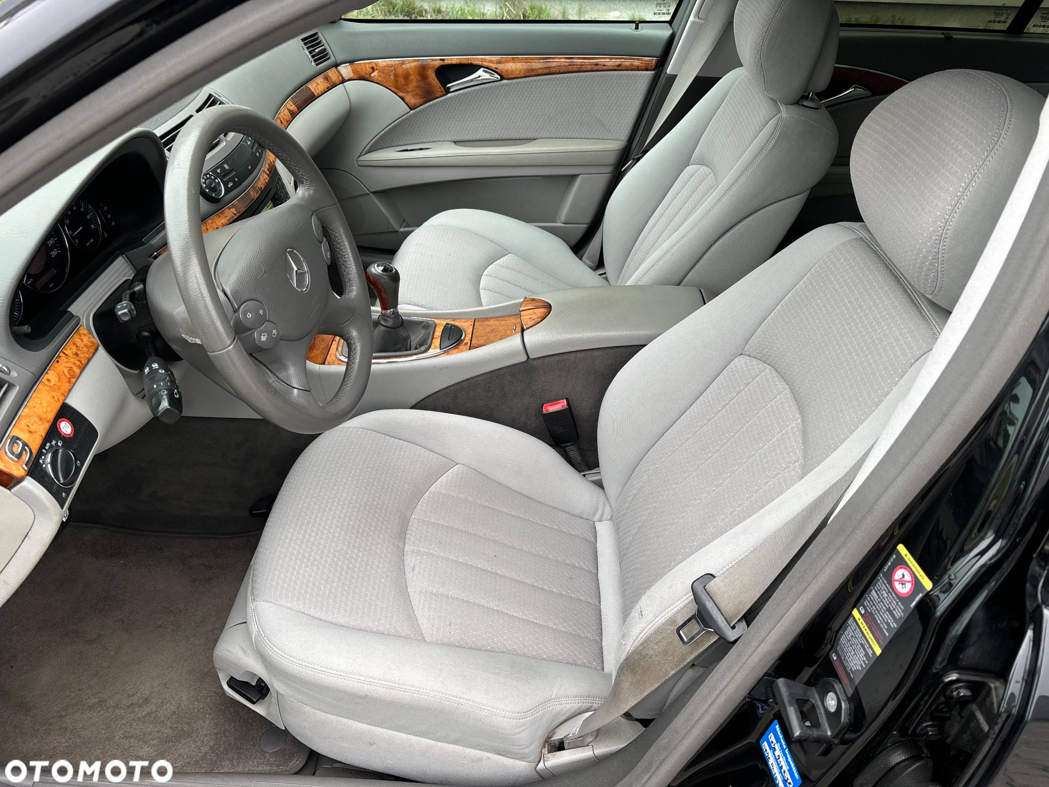 Mercedes-Benz Klasa E 200 T Kompressor Elegance - 28