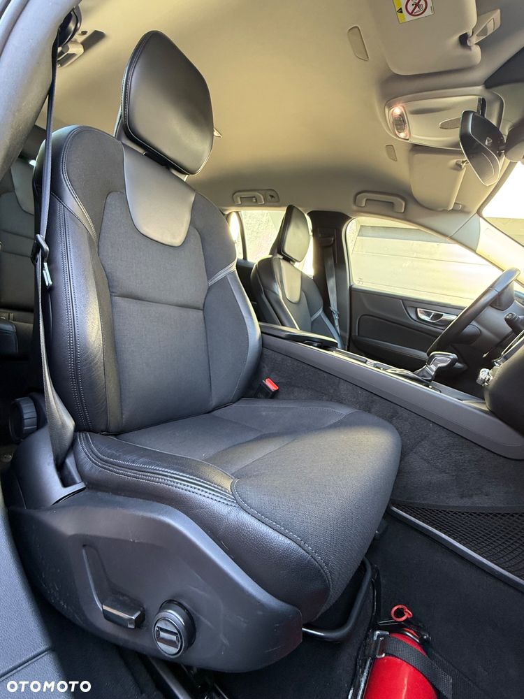 Volvo V60 D3 Geartronic Momentum Pro - 21