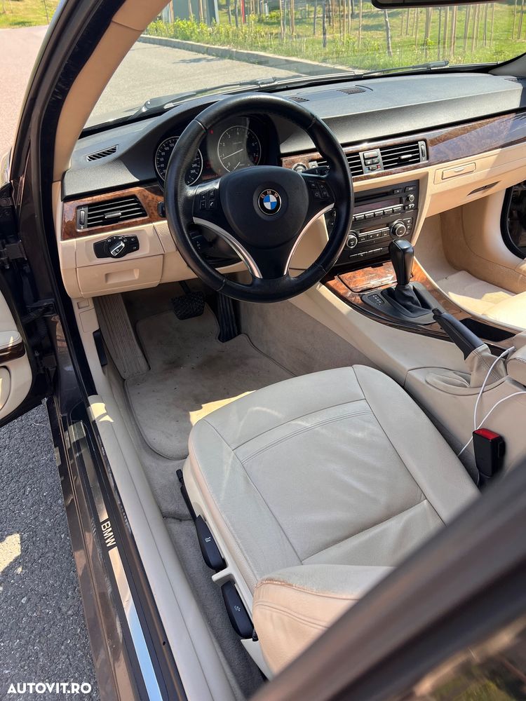 BMW Seria 3 320i Aut. - 22