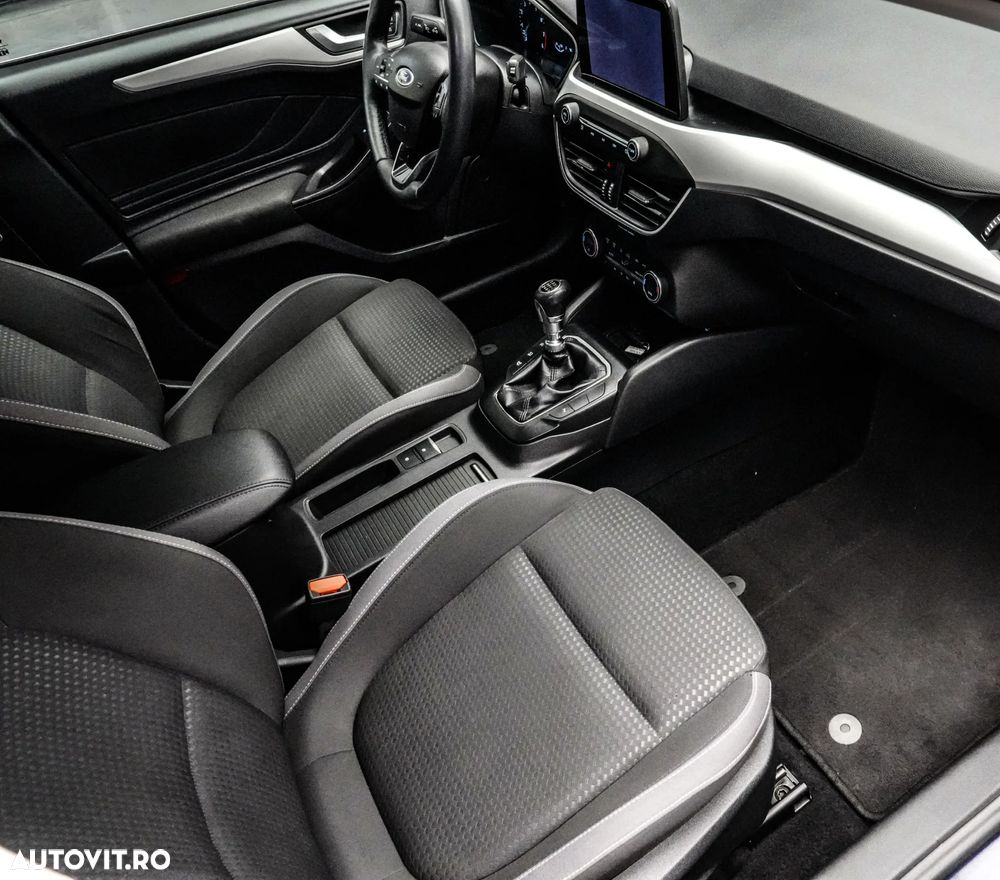 Ford Focus 1.0 EcoBoost Titanium Business - 12
