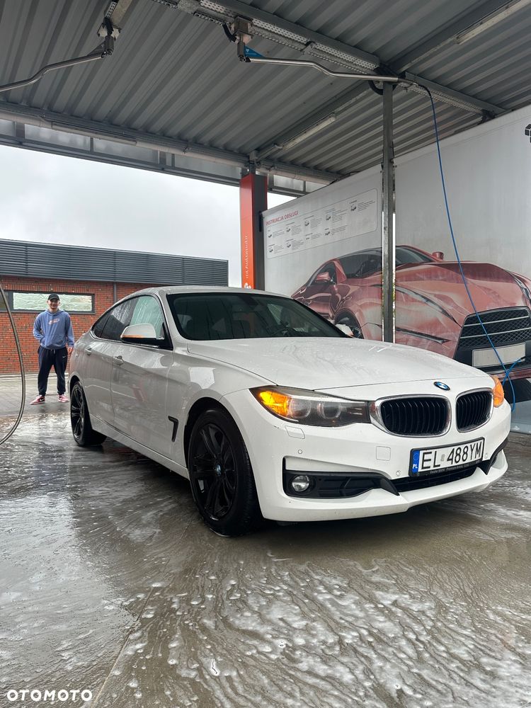 BMW Seria 3 318d M Sport Shadow - 5