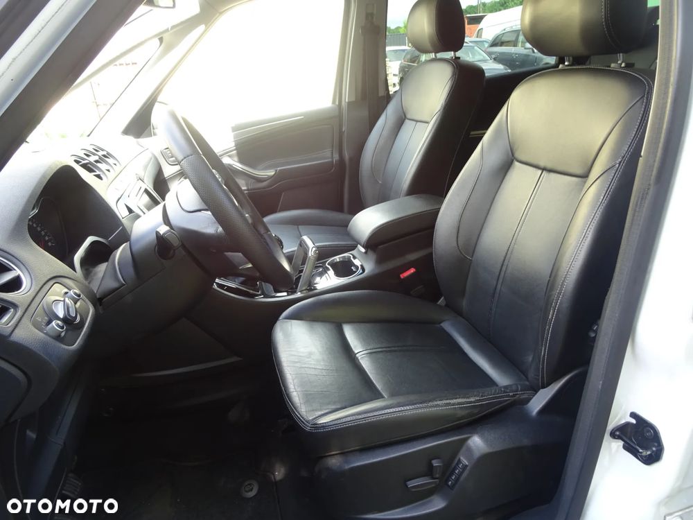 Ford S-Max - 13