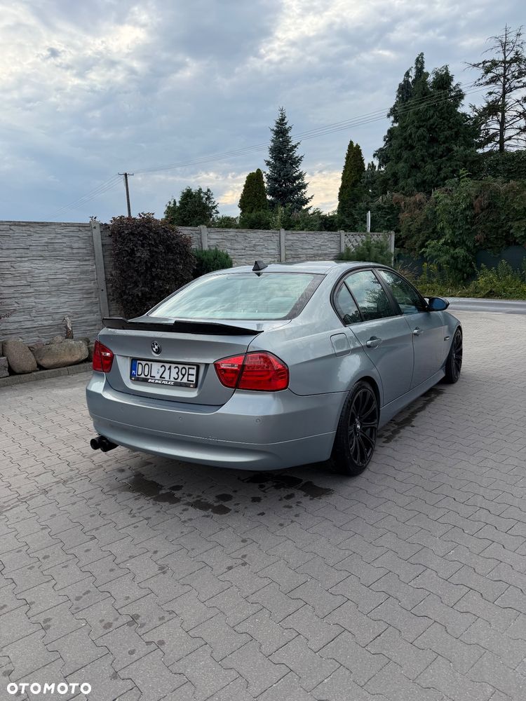 BMW Seria 3 320i - 5