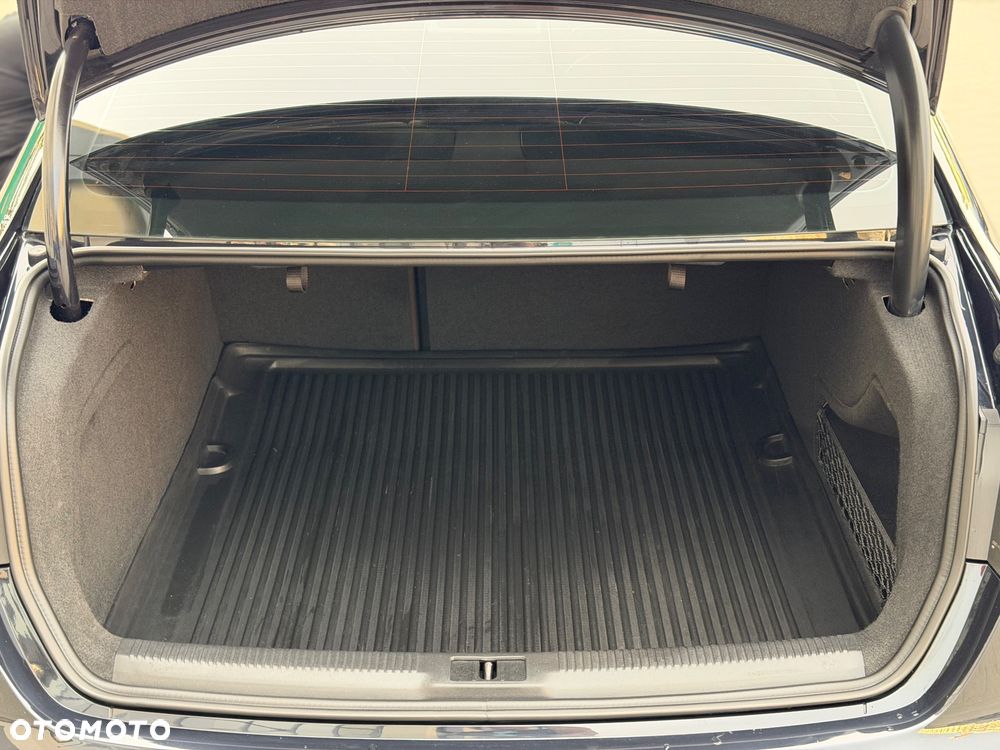Audi A4 Limousine - 33