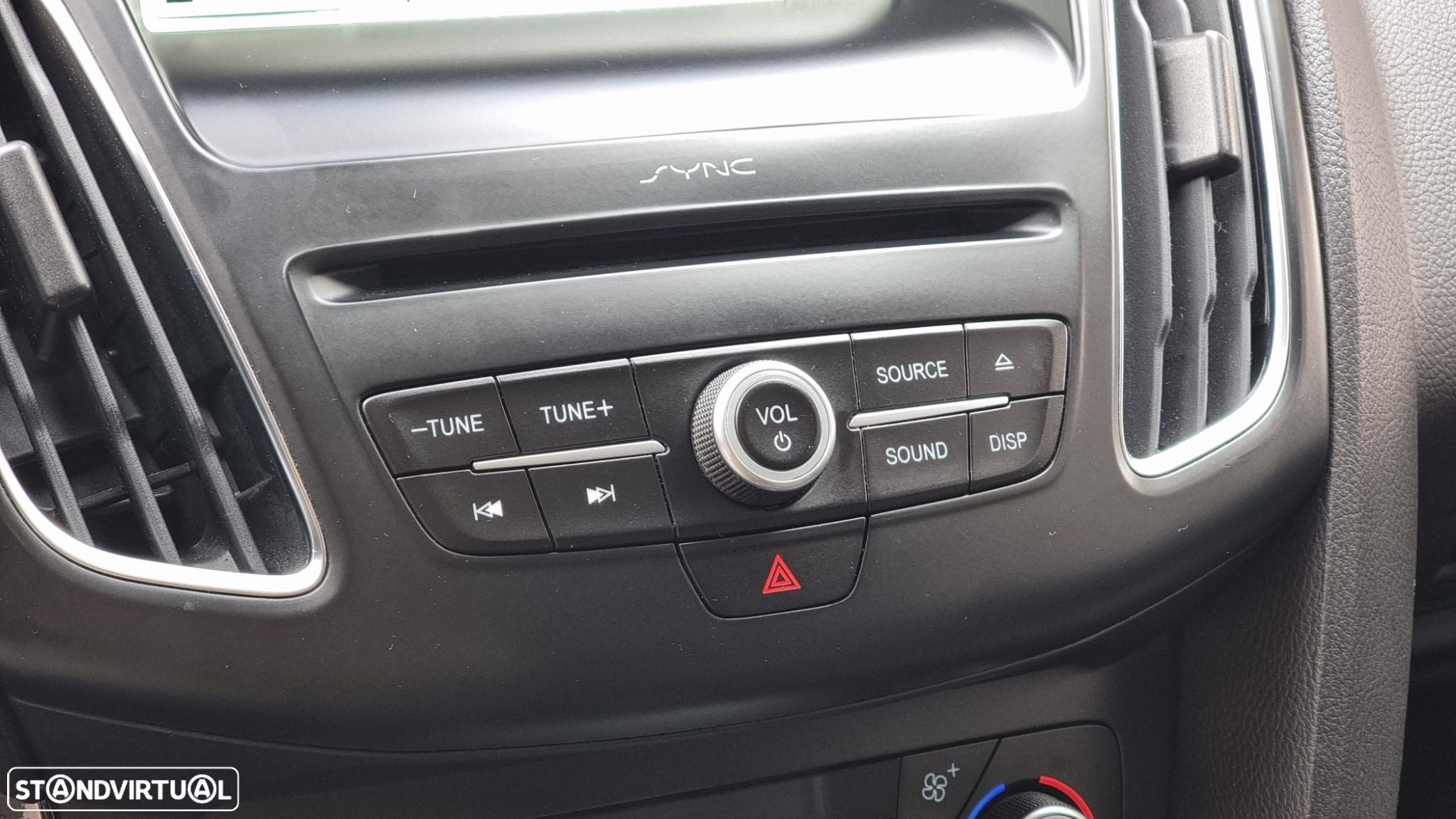 Ford Focus 1.0 EcoBoost Business - 19