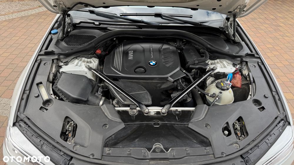 BMW Seria 5 520d Sport Line - 22
