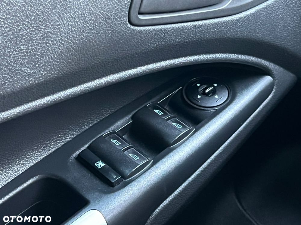 Ford Tourneo Connect - 14
