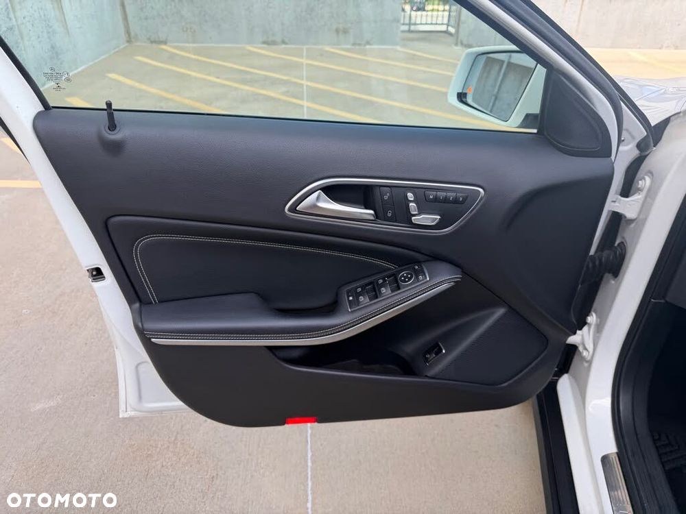 Mercedes-Benz GLA - 16