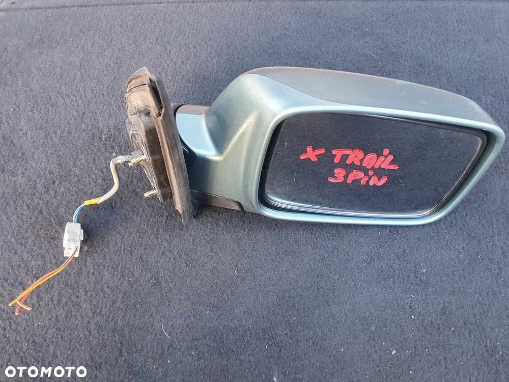 NISSAN X-TRAIL T30 LUSTERKO PRAWE 3PIN EUROPA - 2