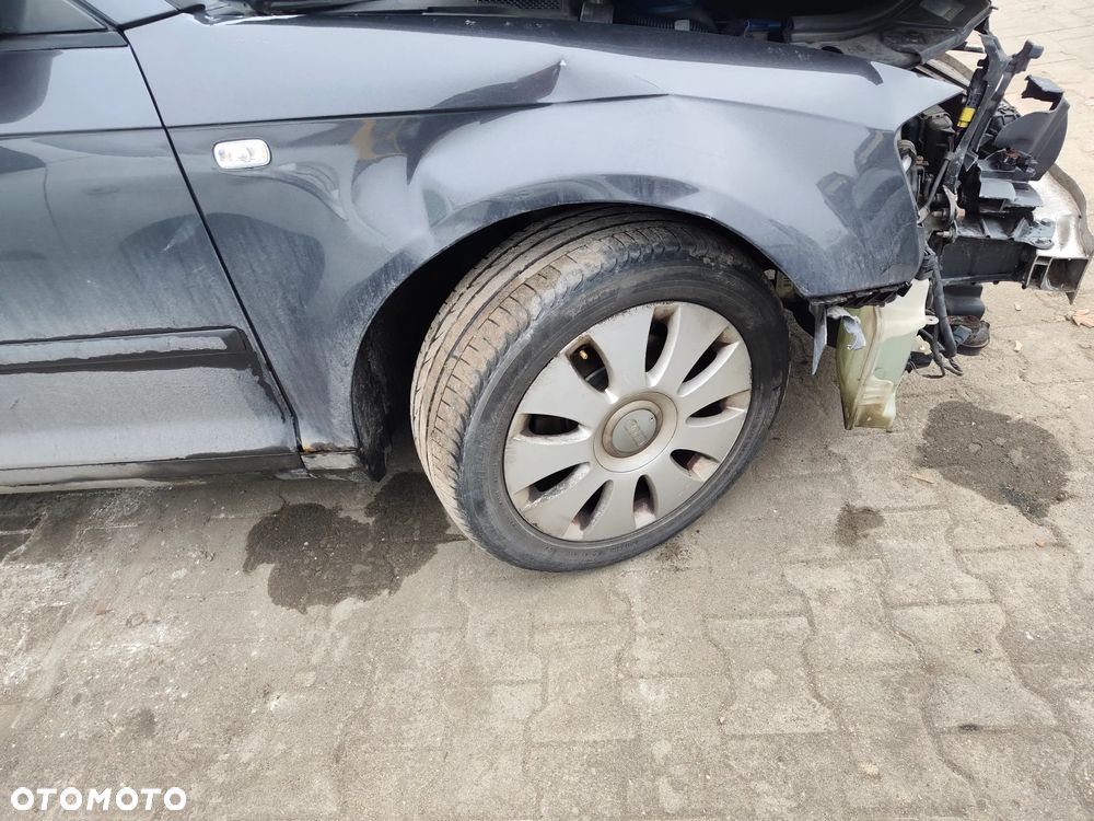 AUDI A3 8P 2008 r. 1,9d na części drzwi szyby fotel zamek podsufitka lampa zderzak klapa itp - 20