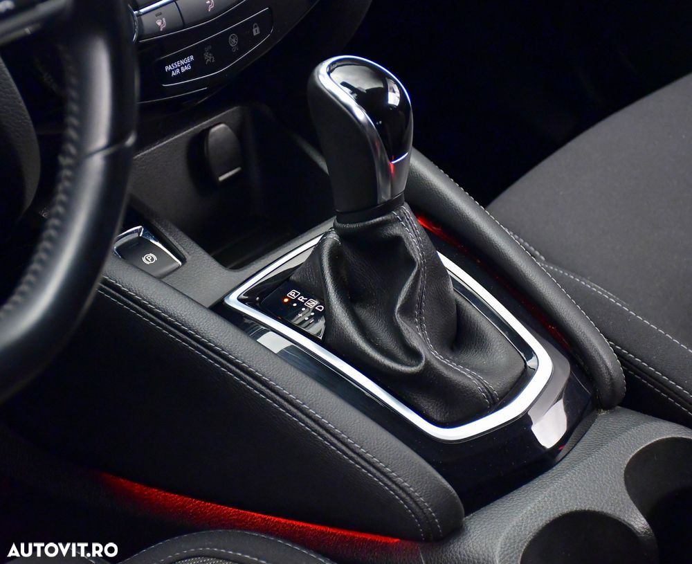 Nissan Qashqai 1.6 DCI Xtronic N-Connecta - 13