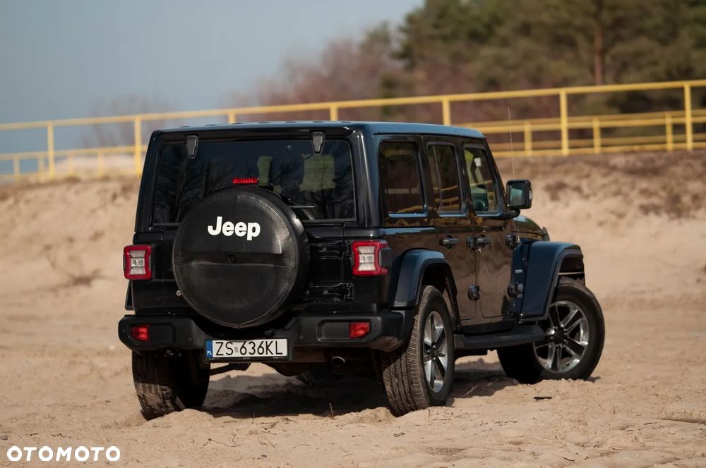 Jeep Wrangler Unlimited GME 2.0 Turbo Sahara - 12