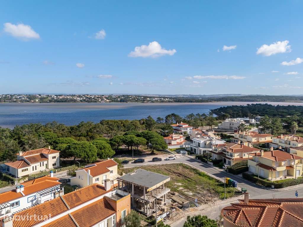 Moradia a apenas 220 metros da Lagoa de Óbidos - Grande imagem: 5/17