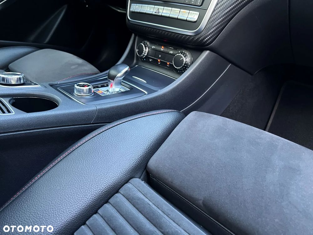 Mercedes-Benz Klasa A AMG 45 4Matic AMG Speedshift 7G-DCT - 26