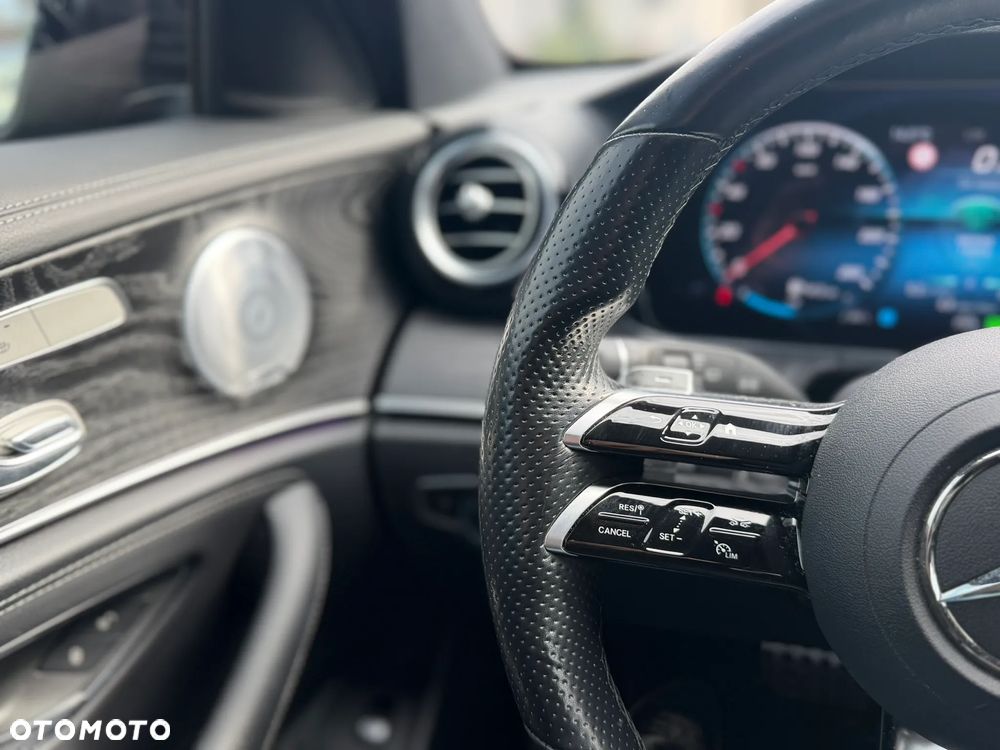 Mercedes-Benz Klasa E 220 d 9G-TRONIC - 32
